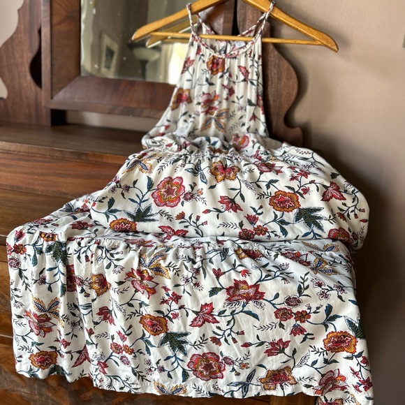 Old Navy Maxi Dress - Picture 2 of 4